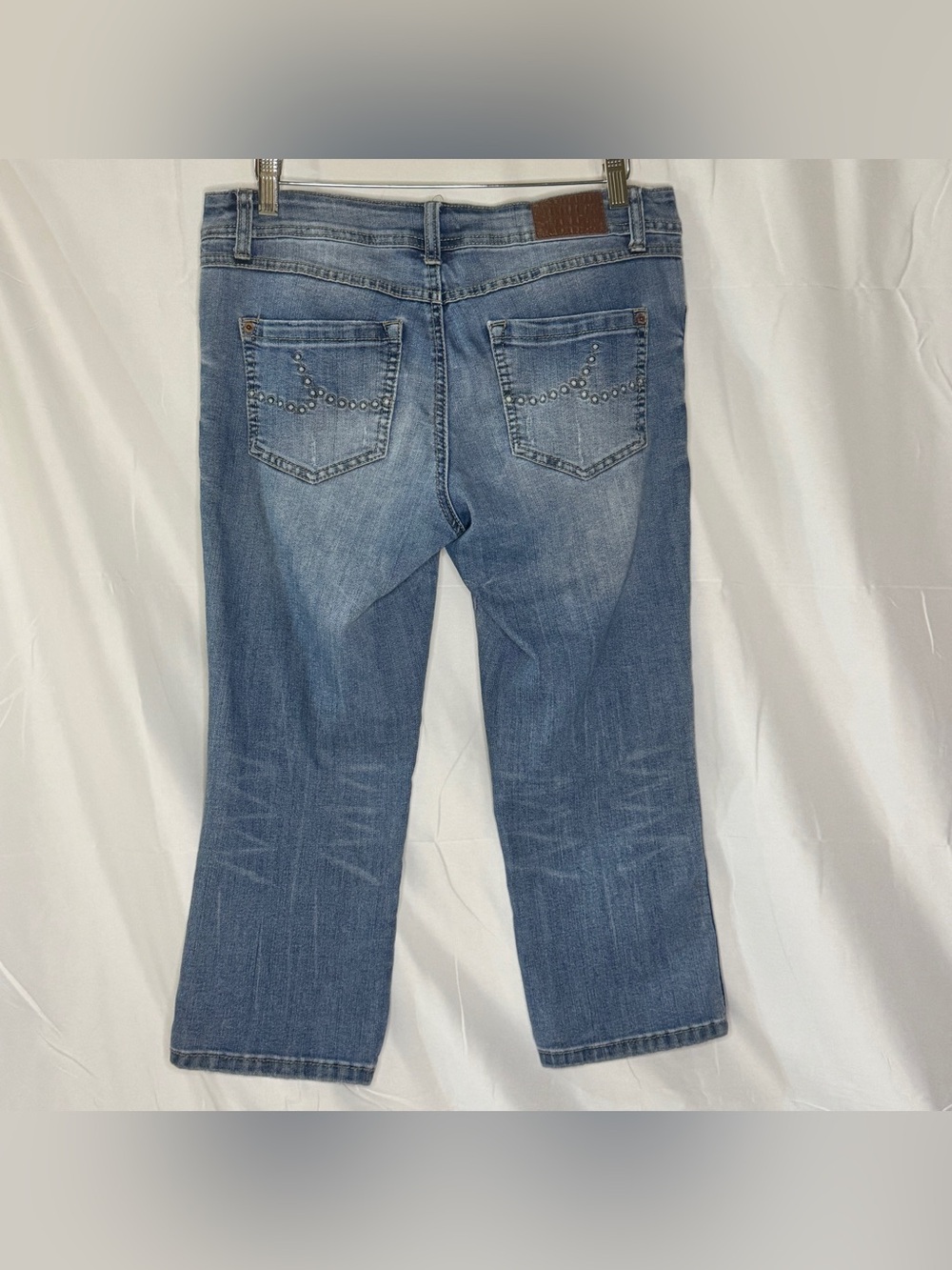 Y2K Low Rise Capris - Picture 2 of 10